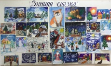 Новогодние и зимние сюжеты украсили фойе ДК