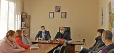 Сегодня глава поселения Александр Уманов провел прием граждан по личным вопросам по предварительной записи в соответствии с утверждённым графиком. 