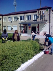 Сегодня южане вместе со всей Кубанью вышли на субботник, чтобы к майским праздникам навести порядок в своем общем доме. 