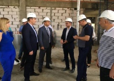 Федеральная комиссия проверила ход строительства школы в поселке Южном