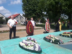 В День памяти и скорби в Южно-Кубанском сельском поселении состоялось торжественное возложение цветов к Обелиску землякам, погибшим в годы Великой Отечественной войны
