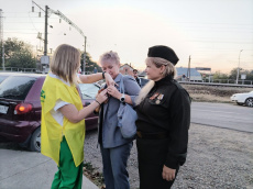 «Волонтёры Победы» раздали Георгиевские ленточки