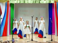 Сегодня в Культурно-досуговом центре Южно-Кубанского сельского поселения состоялся большой праздничный концерт, посвященный Дню народного единства «Когда мы едины – мы непобедимы»