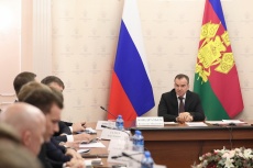 На Кубани ограничены мероприятия с участием свыше 100 человек. Соответствующее постановление подписал Вениамин Кондратьев