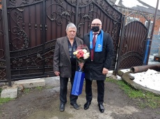 Поздравили ветерана в Днем защитника Отечества!