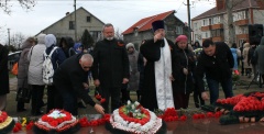 3 декабря у Обелиска, землякам погибшим в годы Великой Отечественной войны прошла церемония, посвященная Дню неизвестного солдата.