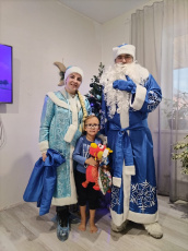 Новый год это время, когда каждый ребенок должен получить подарок!