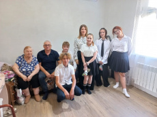 Поздравили ветеранов на дому