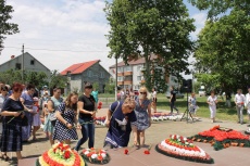 Южане возложили цветы и венки в День памяти и скорби