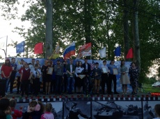 В канун Дня Победы в поселке Южный состоялся фестиваль военно-патриотической песни среди молодежи "К подвигу героев песней прикоснитесь!"