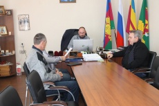 30 ноября глава администрации Южно-Кубанского сельского поселения Сивоконь Андрей Алексеевич провел личный прием граждан.