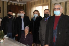 Поздравили ветеранов с наступающими Новогодними праздниками